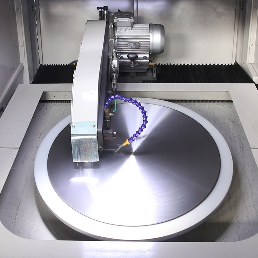 Ημιαυτόματο CNC μηχάνημα γυαλίσματος νερού για λεπίδες πριονιού.-1